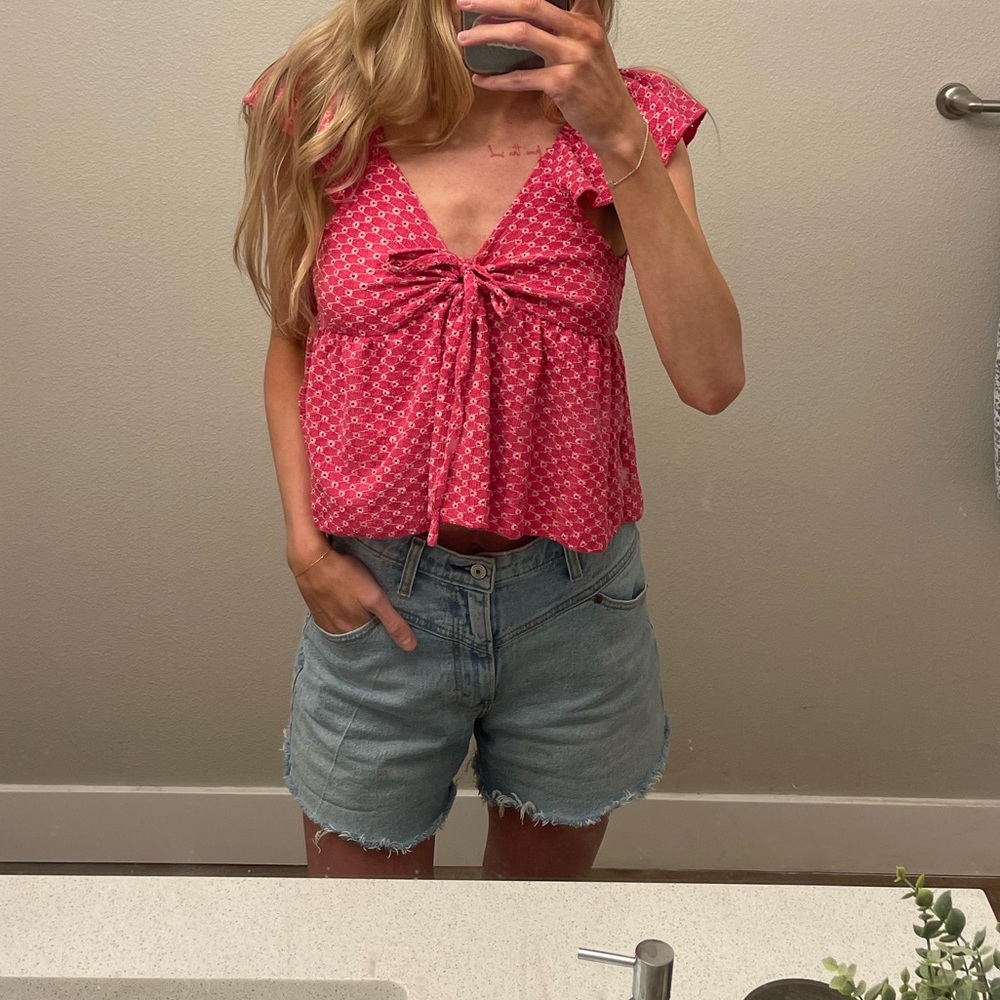 Pink Ruffled crop tank Top - Picture 3 of 6